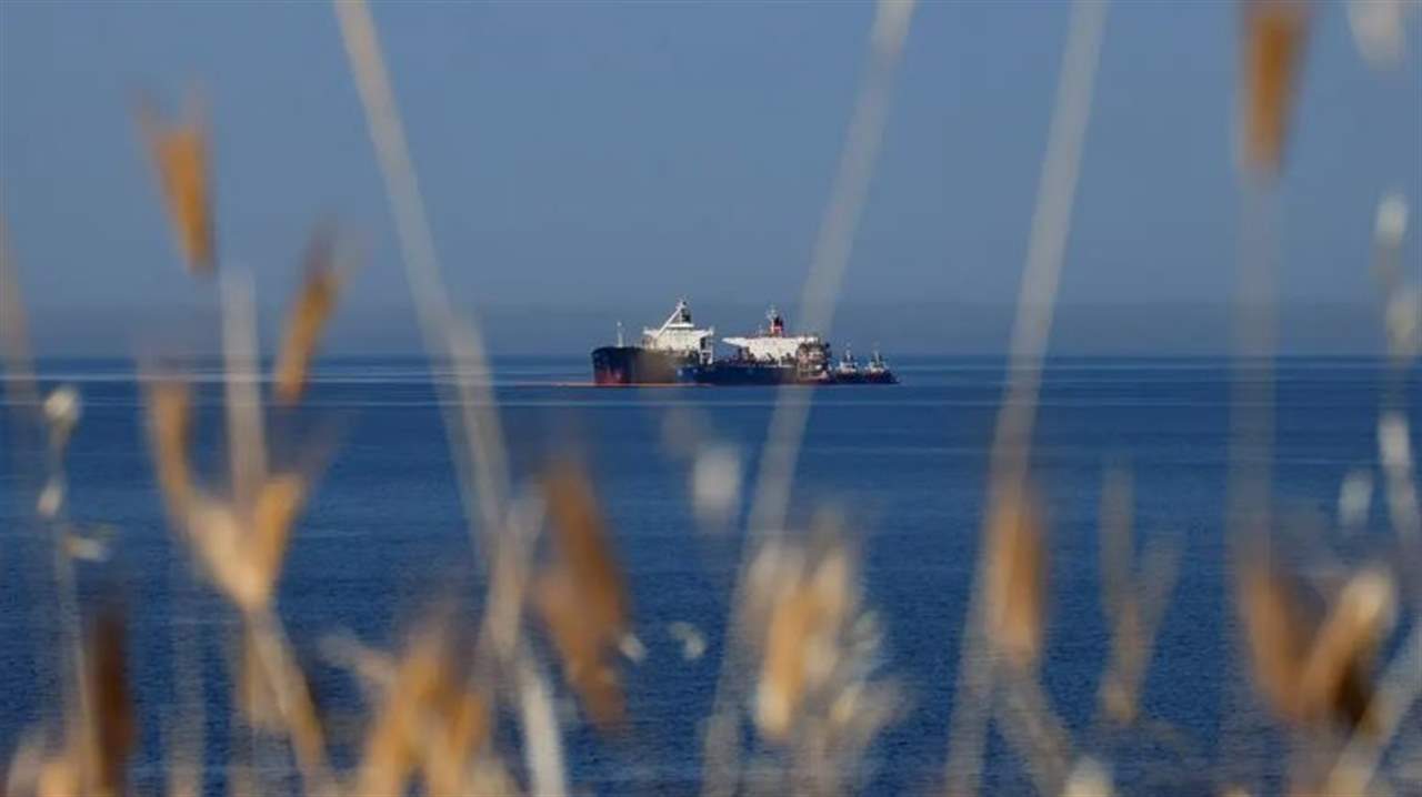 إيران تحتجز ناقلتي نفط يونانيتين.. وأثينا تتهم طهران بالقرصنة