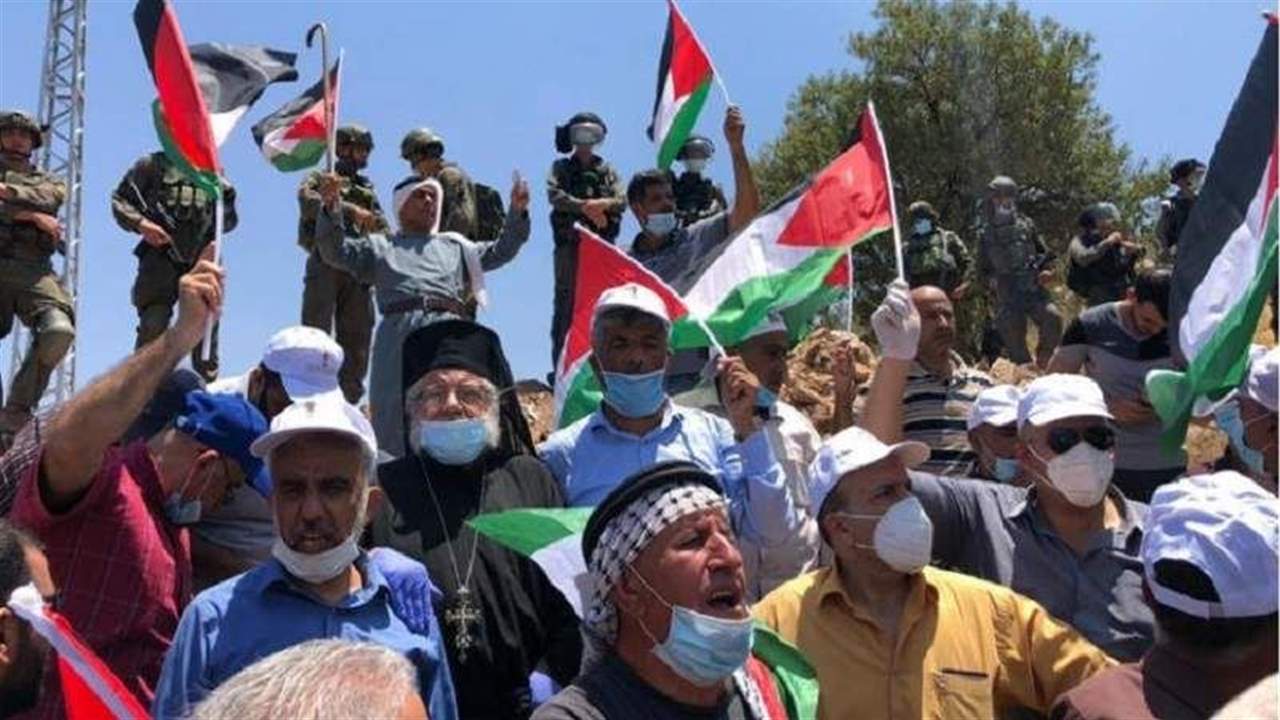 إصابة واعتقال عشرات الفلسطينيين عقب مسيرة الأعلام.. حماس: ما جرى في القدس لن يغتفر