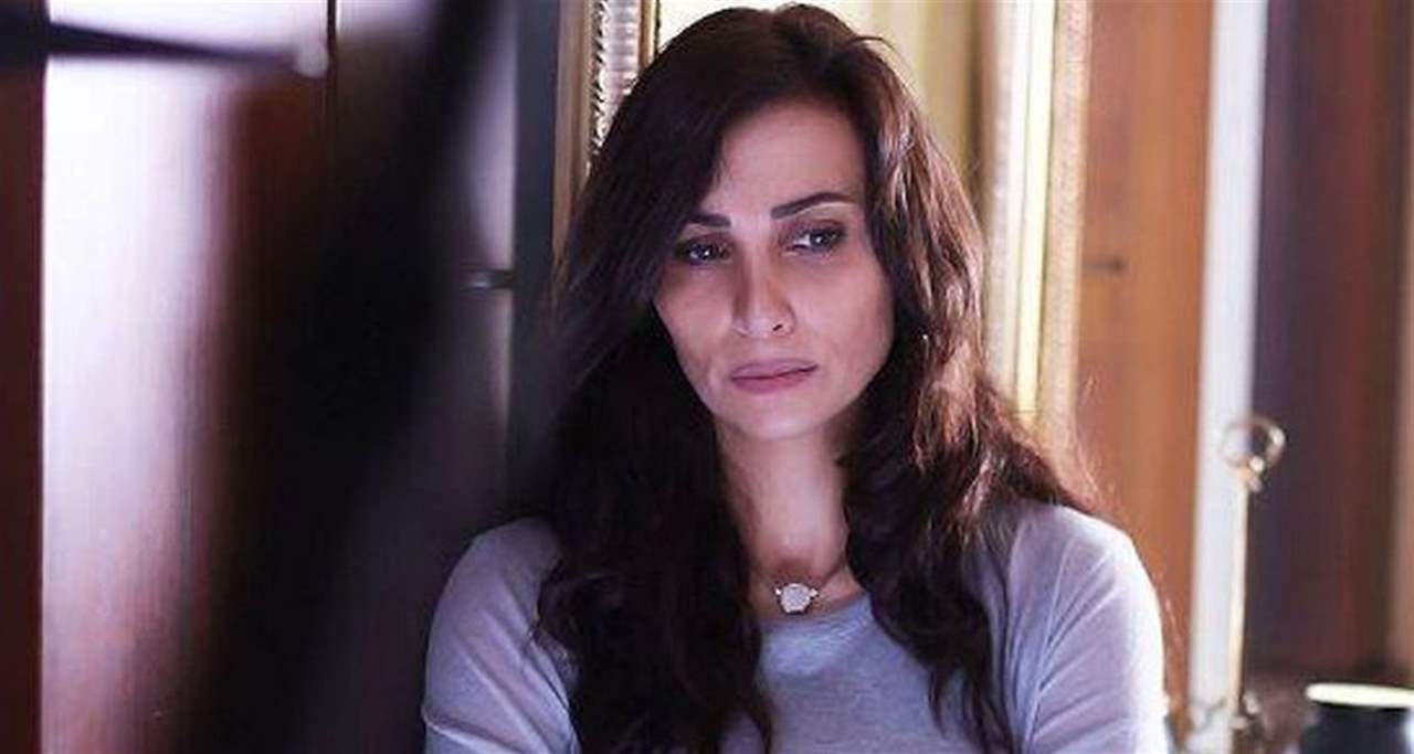 بعد ابتعادها عن التمثيل.. فرح بسيسو "سكرتيرة" في مكتب محاماة: لا عيب في العمل!