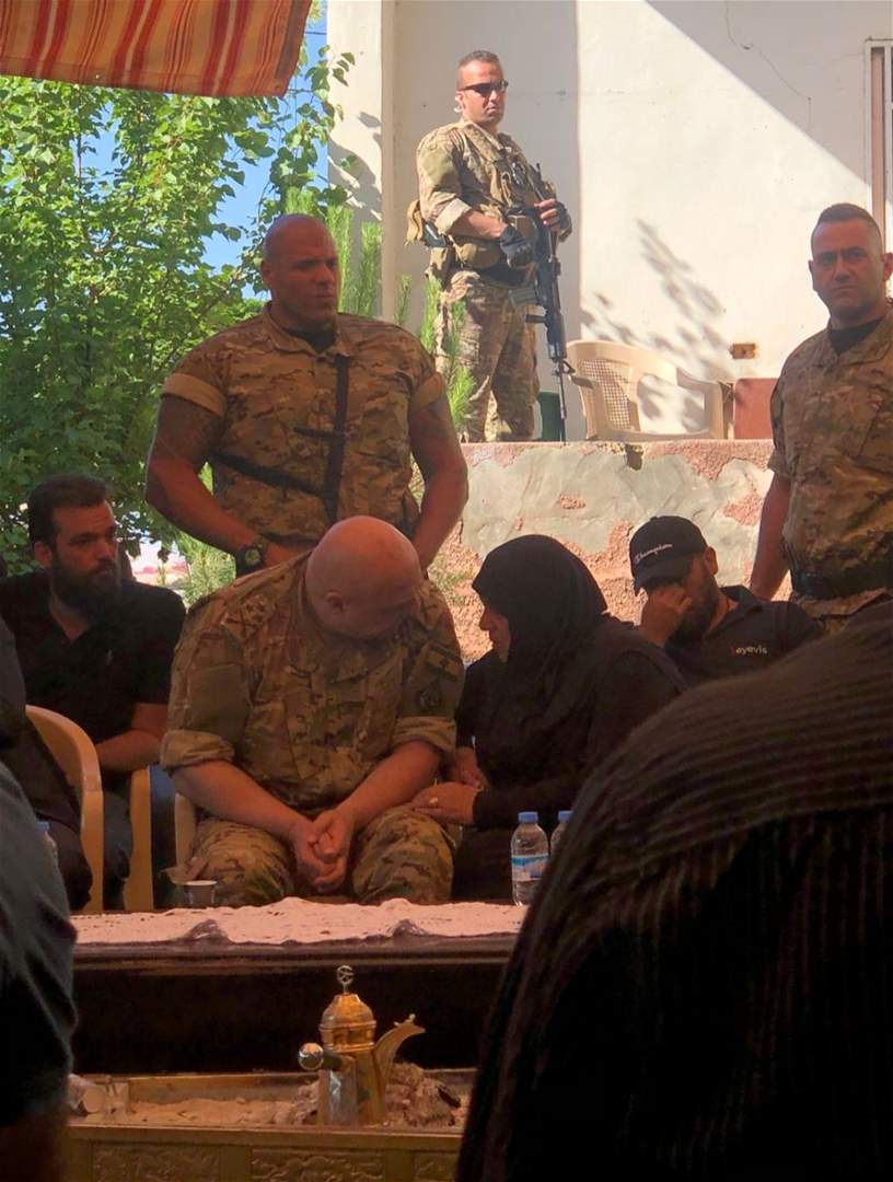 مراسل "الجديد": قائد الجيش العماد جوزيف عون يزور بعلبك ويعزي اهل الشهيد العريف زين العابدين شمص 