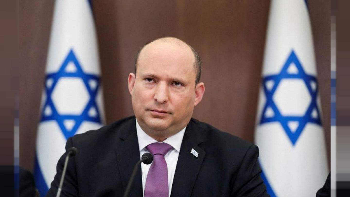   في ذروة التوتر مع لبنان.. بينيت يلتقي مع صاحب "عقيدة الضاحية" ويناقش معه "قضية عسكرية" 