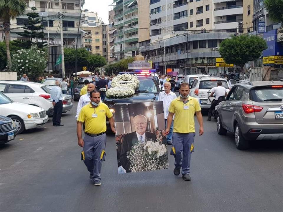  بالصور ـ مدينة صيدا تودع طبيبها الراحل الدكتور غسان حمود في مأتم مهيب