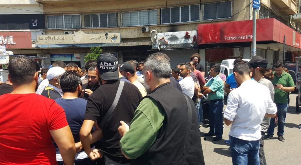 وقفة احتجاجيه تضامنا مع الشيخ بلال الحموي الموقوف في المحكمه العسكريه