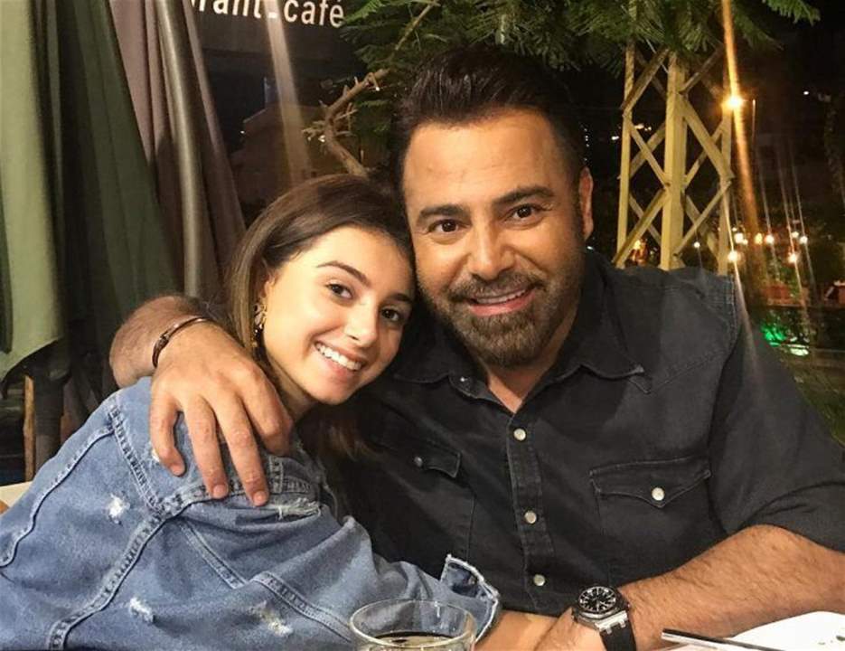 ماريتا الحلاني تنفذ مقلبا بوالدها عاصي الحلاني و ردة فعل الاخير تتصدر