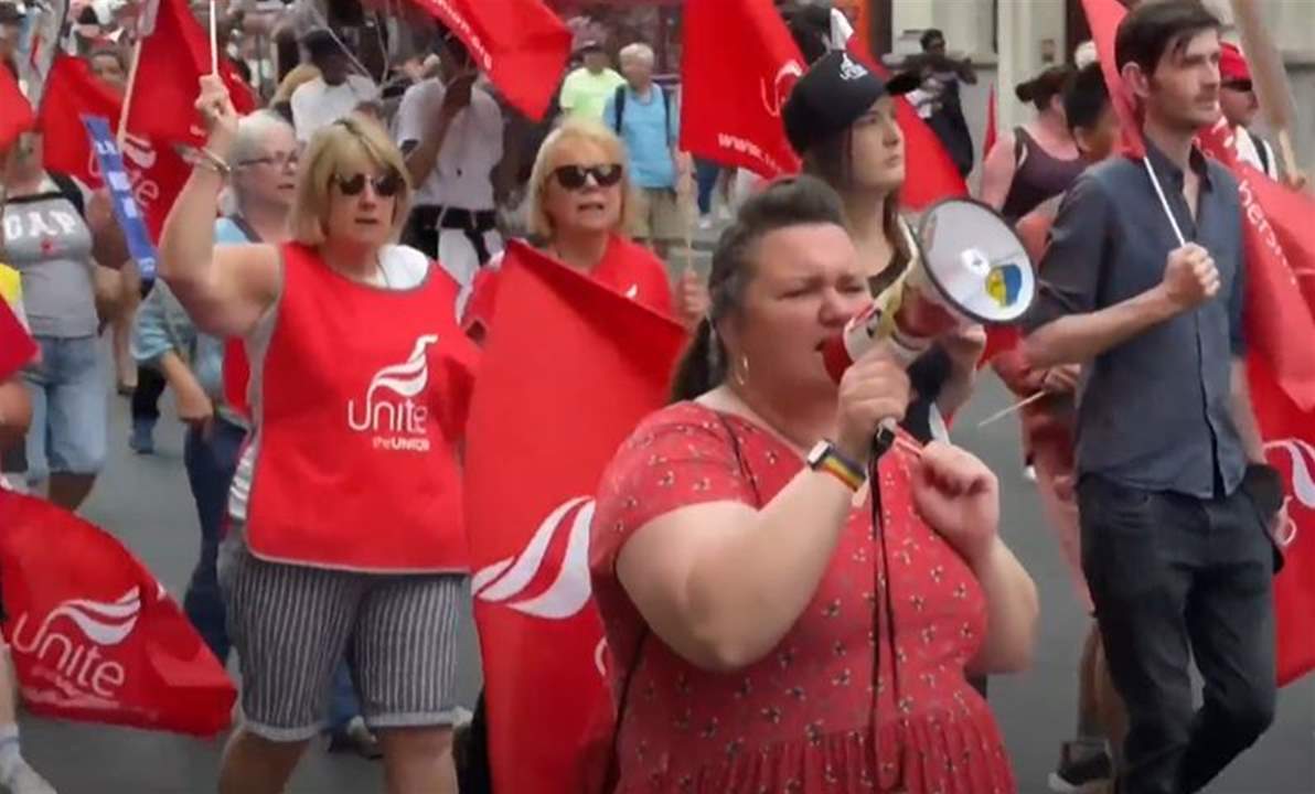 احتجاجا على غلاء المعيشة..الآلاف يتظاهرون في لندن 