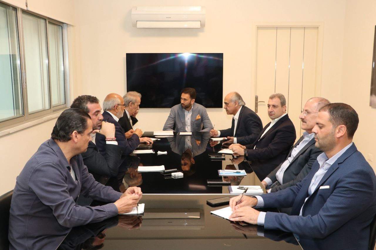 "اللقاء الديمقراطي" يعلن عدم رغبته بالمشاركة في الحكومة: سنسمي نواف سلام 