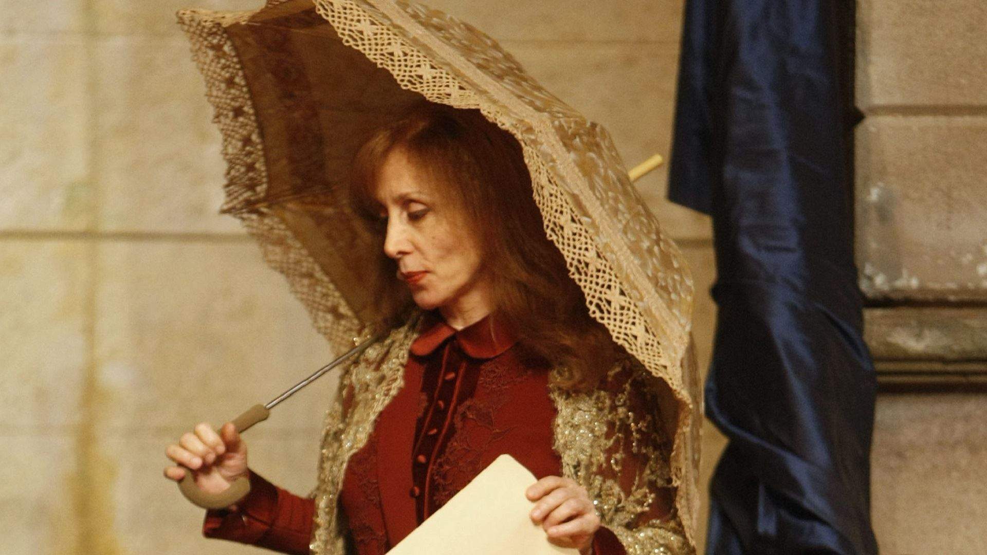 صورة - السيدة فيروز وابنها هلي يشاركان في القداس السنوي لذكرى عاصي الرحباني