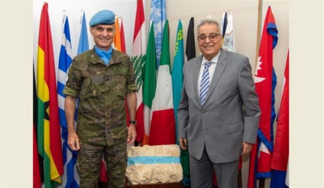 بوحبيب يزور مقر "اليونيفيل" في الناقورة ويتفقد الخط الأزرق جواً