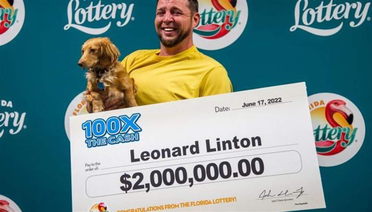 قصة كلبة حامل تهدي مالكها مليوني دولار !!