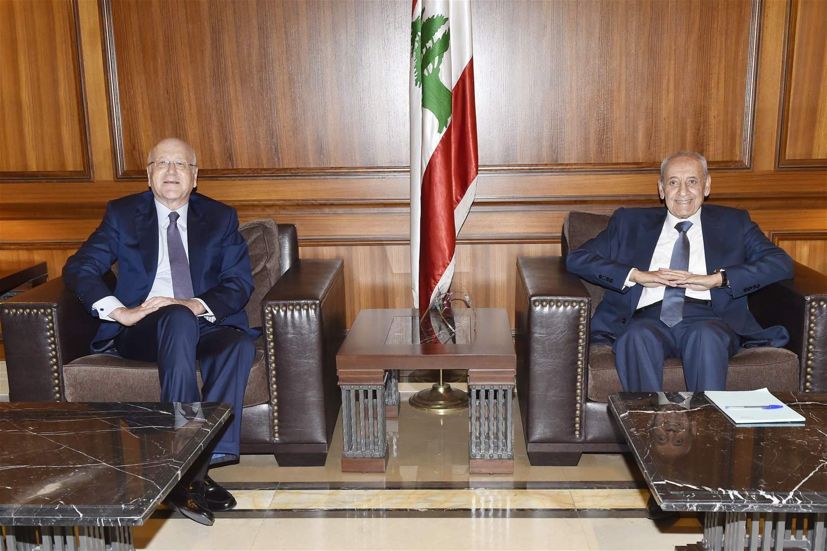 اليوم الأول من الإستشارات النيابية غير الملزمة في مجلس النواب .. ومطالبات بتشكيل حكومة بأسرع وقت 