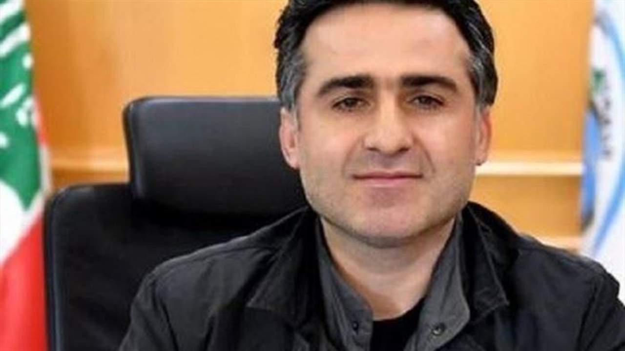 حميه التقى تامر وعيتاني واعطى توجيهاته لتقديم التسهيلات والسرعة بتفريغ السفن واخراج البضائع من المرافىء حرصاً على سلامة الامن الغذائي