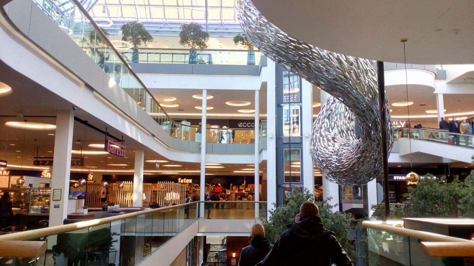 مسلح قتل ثلاثة أشخاص في مركز للتسوق في كوبنهاغن