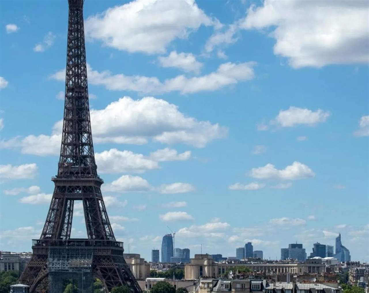 مشكلة "خطيرة" في برج إيفل