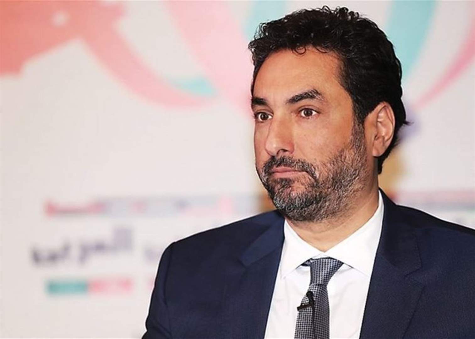 مجموعة "خط أحمر" تعلن عن تحولها لحزب يرأسه وضاح الصادق