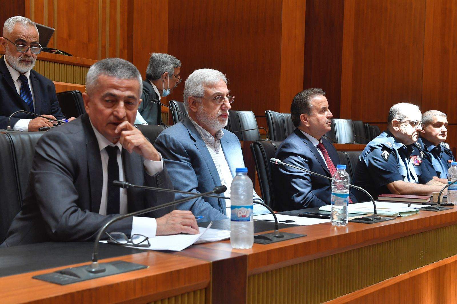   معلومات "الجديد": نقاش حاد داخل إجتماع لجنة الدفاع بسبب ملف "الباسبورات" 