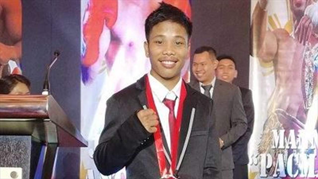 مقتل الملاكم المنافس على اللقب العالمي أثناء محاولته عبور النهر 