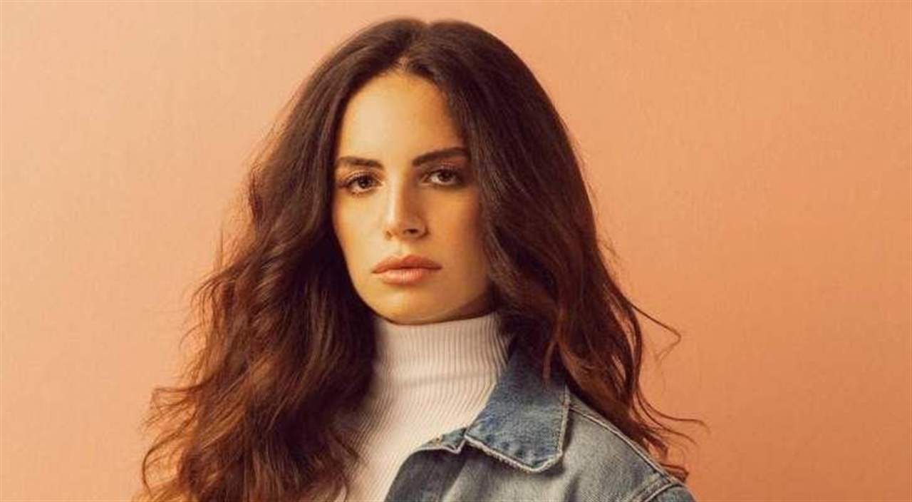 متابعة تدعو امال ماهر لزيارتها والاخيرة ترد