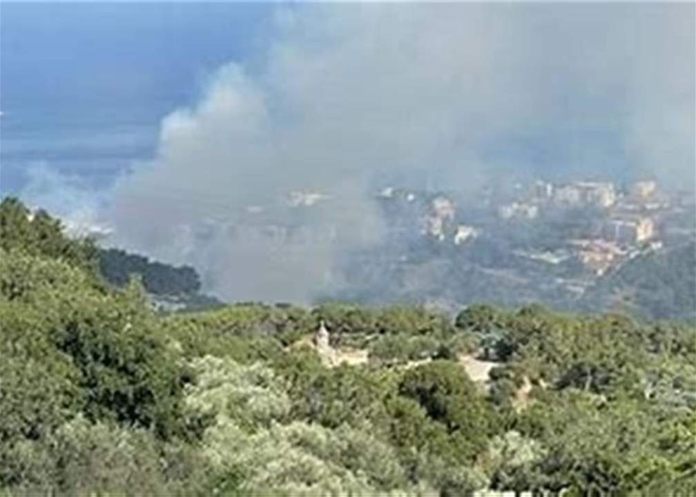 حريق كبير في أحراج رومية وفرق الاطفاء تعمل على محاصرته