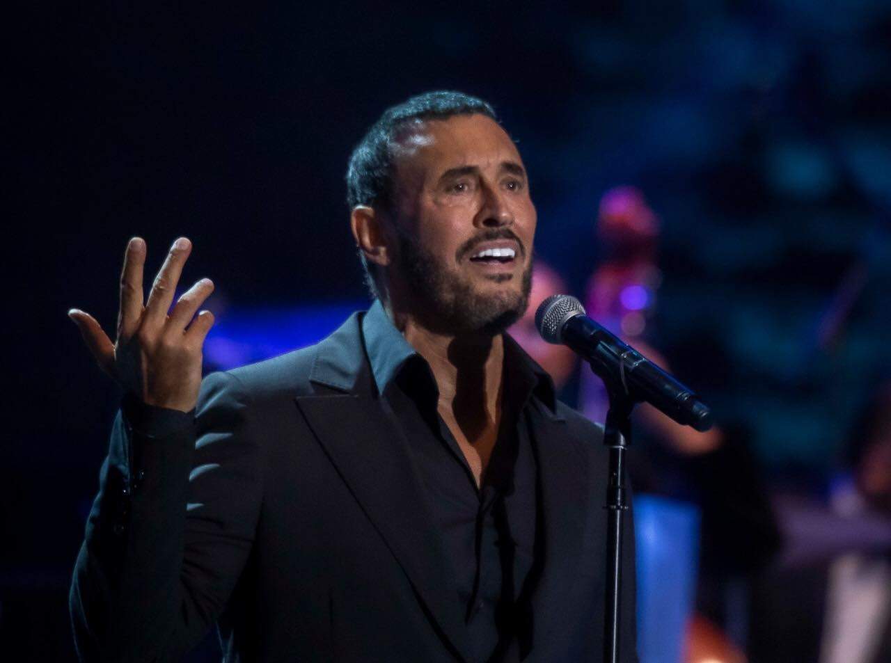 ابنة شقيق كاظم الساهر تلفت الانظار بجمالها