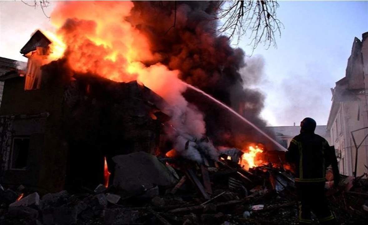 ضربات متبادلة بين روسيا وأوكرانيا في الشرق والجنوب.. وكييف تتحدث عن "صفقة وشيكة" مع موسكو! 