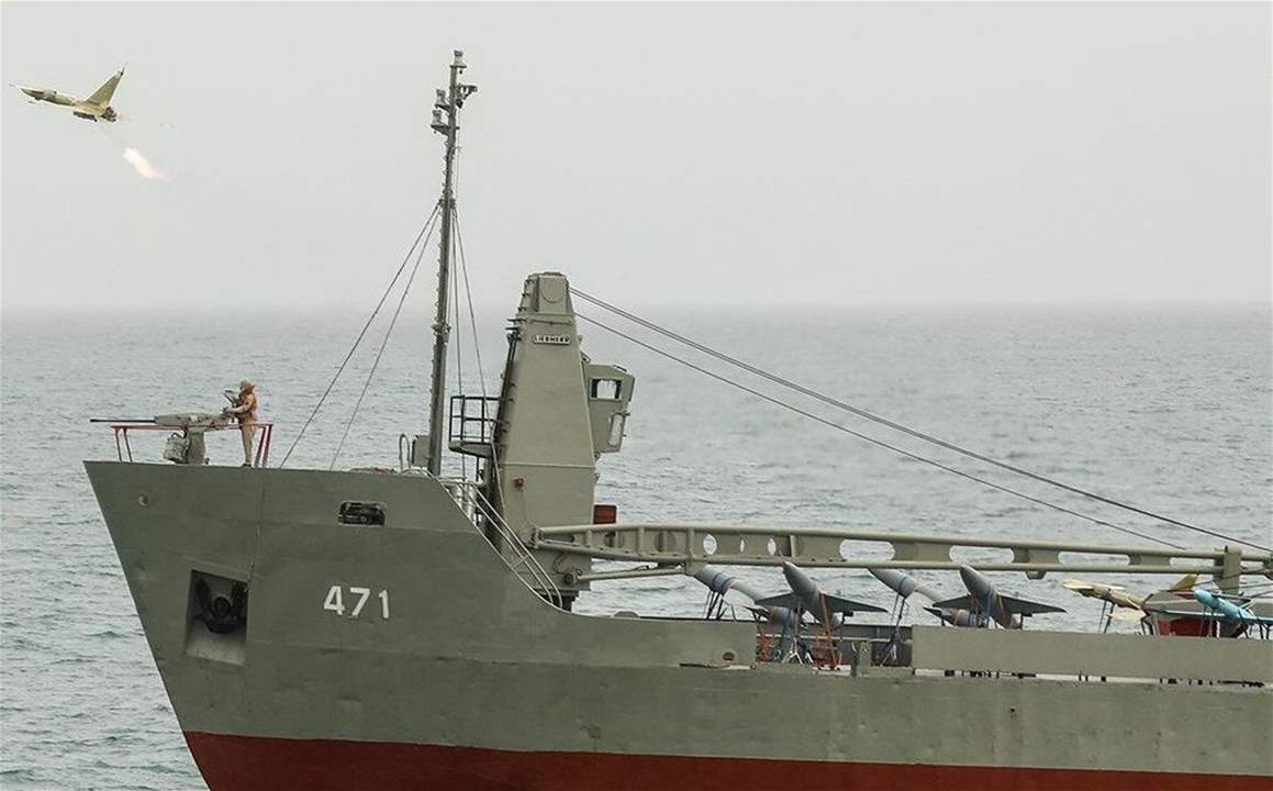 بالصور ـ بالتزامن مع زيارة بايدن إلى المنطقة.. إيران تزيح الستار عن أول "حاملة طائرات مسيّرة"