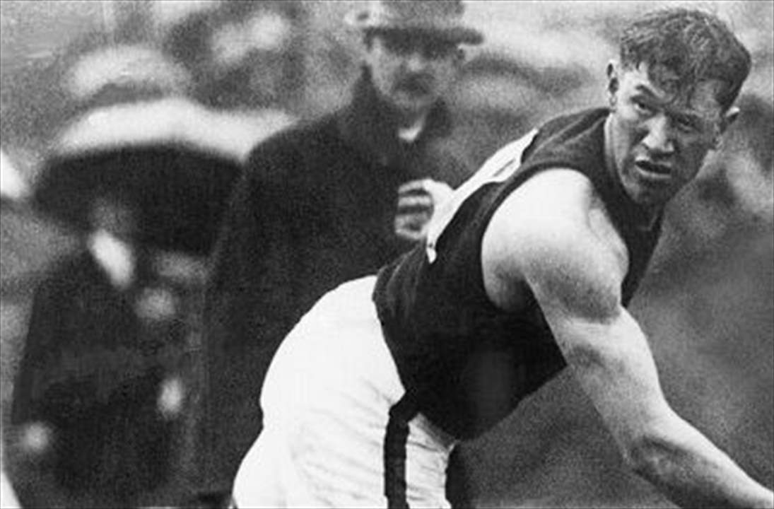 أعادوا له ميداليتيه الاولمبيتين بعد 110 أعوام !!