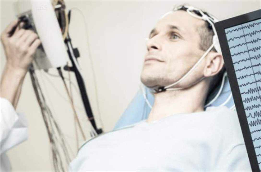 زرع أول “كمبيوتر” في جسم مريض.. يساعد على ترجمة أفكاره والتواصل مع الآخرين!