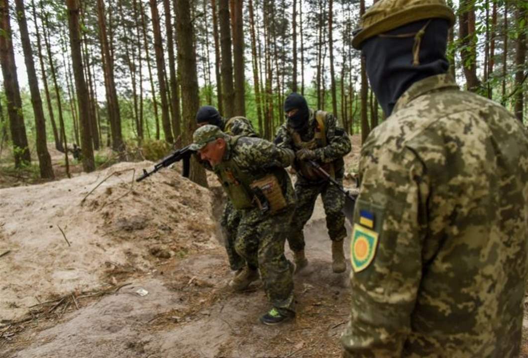 موسكو تجهز "أخطر أسلحتها" للقتال.. وكييف تخصص مكافآت لـ"صائدي الجواسيس"! 