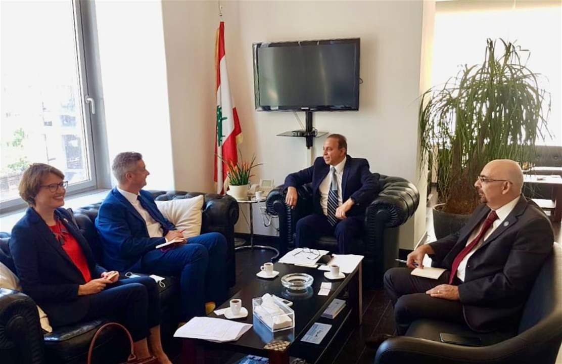 شرف الدين عرض مع المبعوث البريطاني الخاص إلى سوريا ملف عودة النازحين