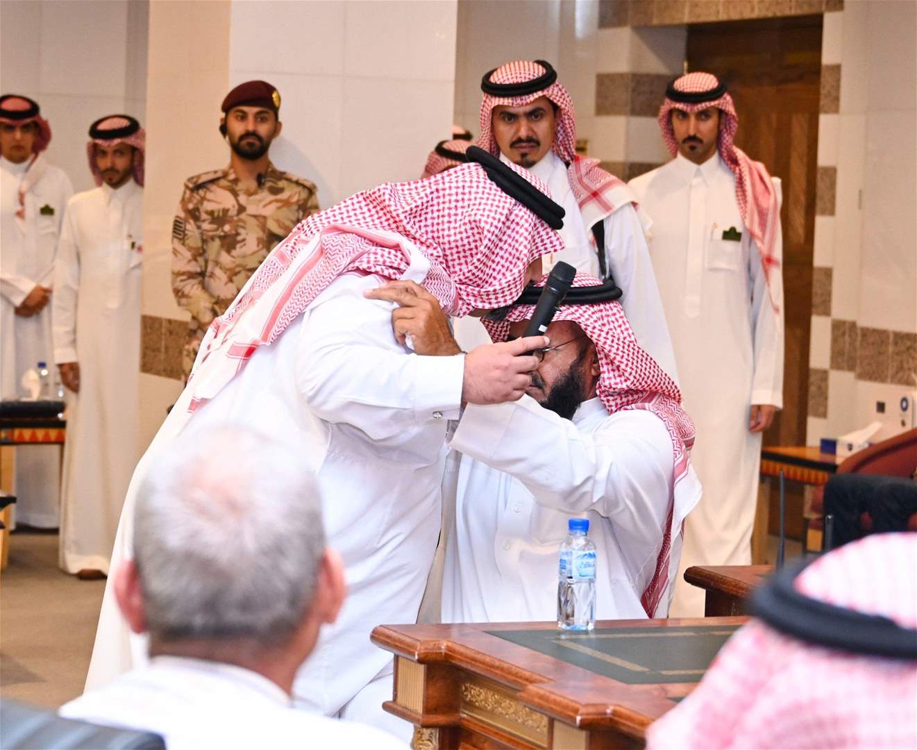     سعودي يعفو عن قاتل ابنه الوحيد من دون مقابل !