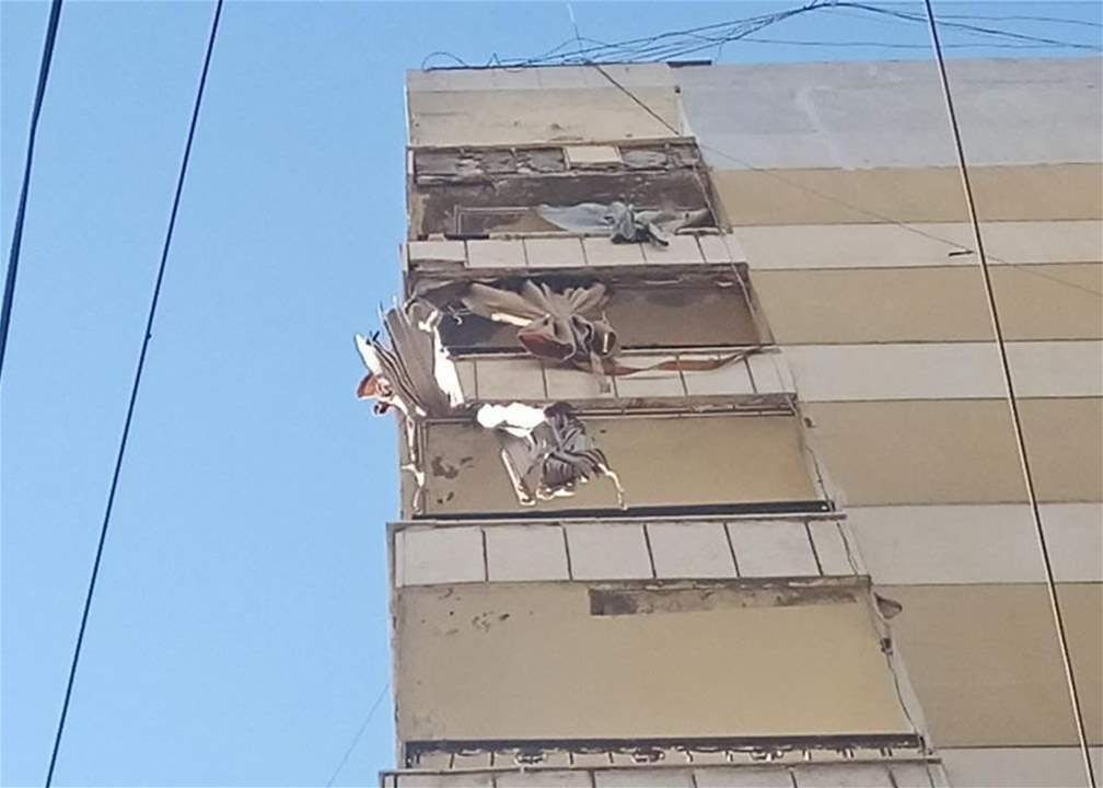 بالفيديو- انهيار سقف شرفة وسقوط جرحى في برج البراجنة