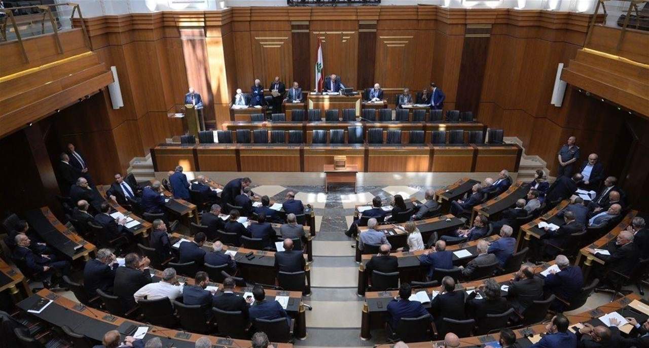 أجواء أول جلسة تشريعية لمجلس النواب الجديد وعلى جدول أعمالها نحو 40 بنداً أبرزها السرية المصرفية