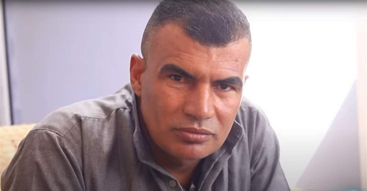 بالفيديو -  شبيه عمرو دياب يثــ ــير الجــ ــدل على مواقع التواصل الاجتماعي 