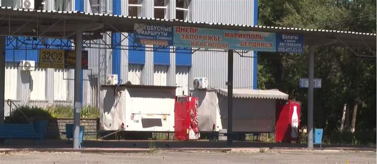 أوكرانيا تبدأ إجلاءً إلزامياً للمواطنين في دونباس.. "تخوفاً من هجوم روسي جديد"