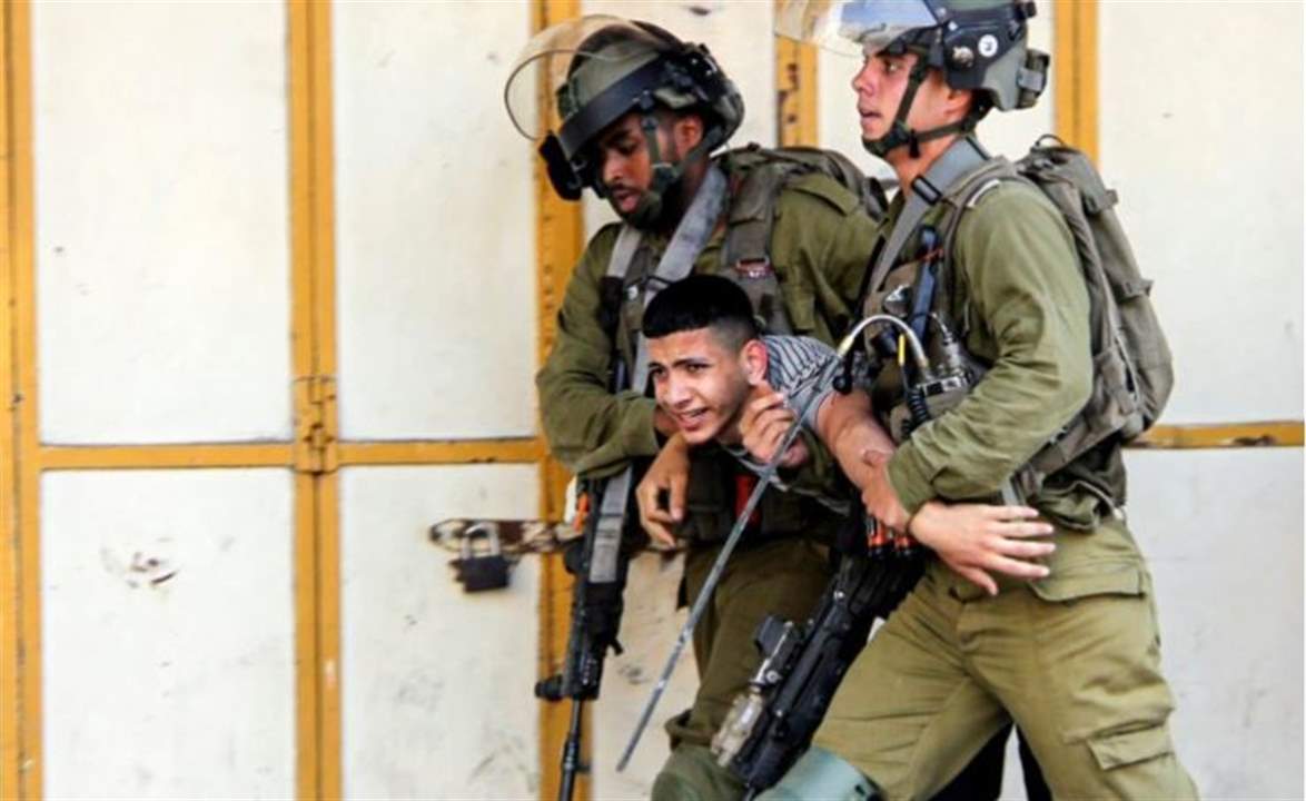 توتر بالضفة الغربية مع استمرار تصعيد الاحتلال.. مستوطنون يقتحمون الحرم الإبراهيمي وباحات الأقصى