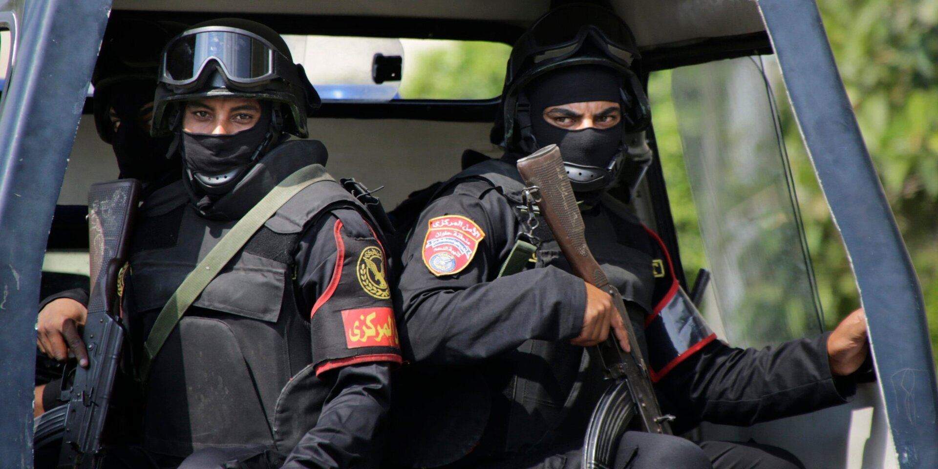  تفاصيل جديدة مأساوية .. كشف سبب قتل أب مصري لابنه وتقطيع جثته !