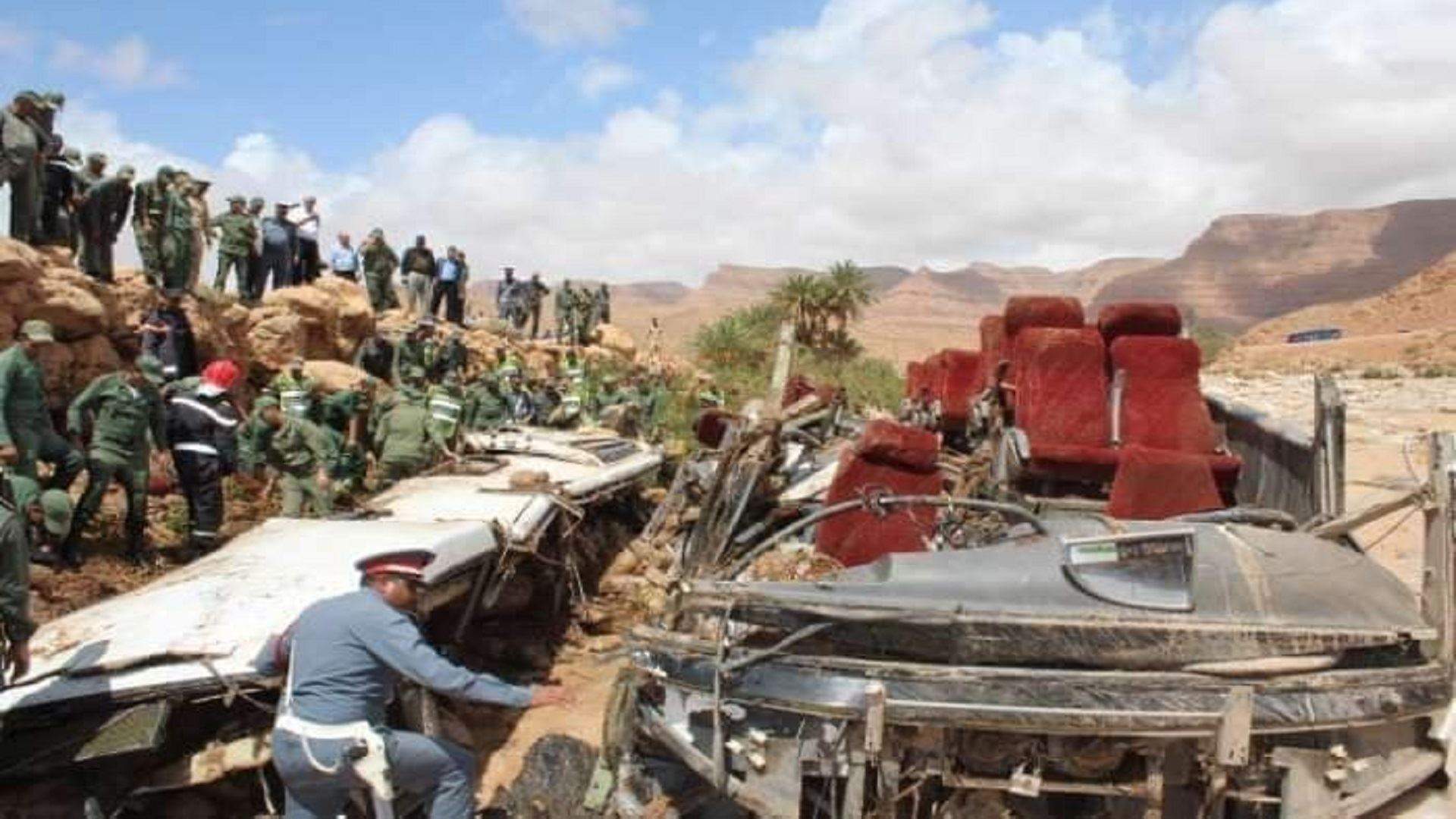 "الفاجعة الأكبر بالمملكة".. ارتفاع حصيلة انقلاب حافلة الركاب في المغرب إلى 23 قتيلا