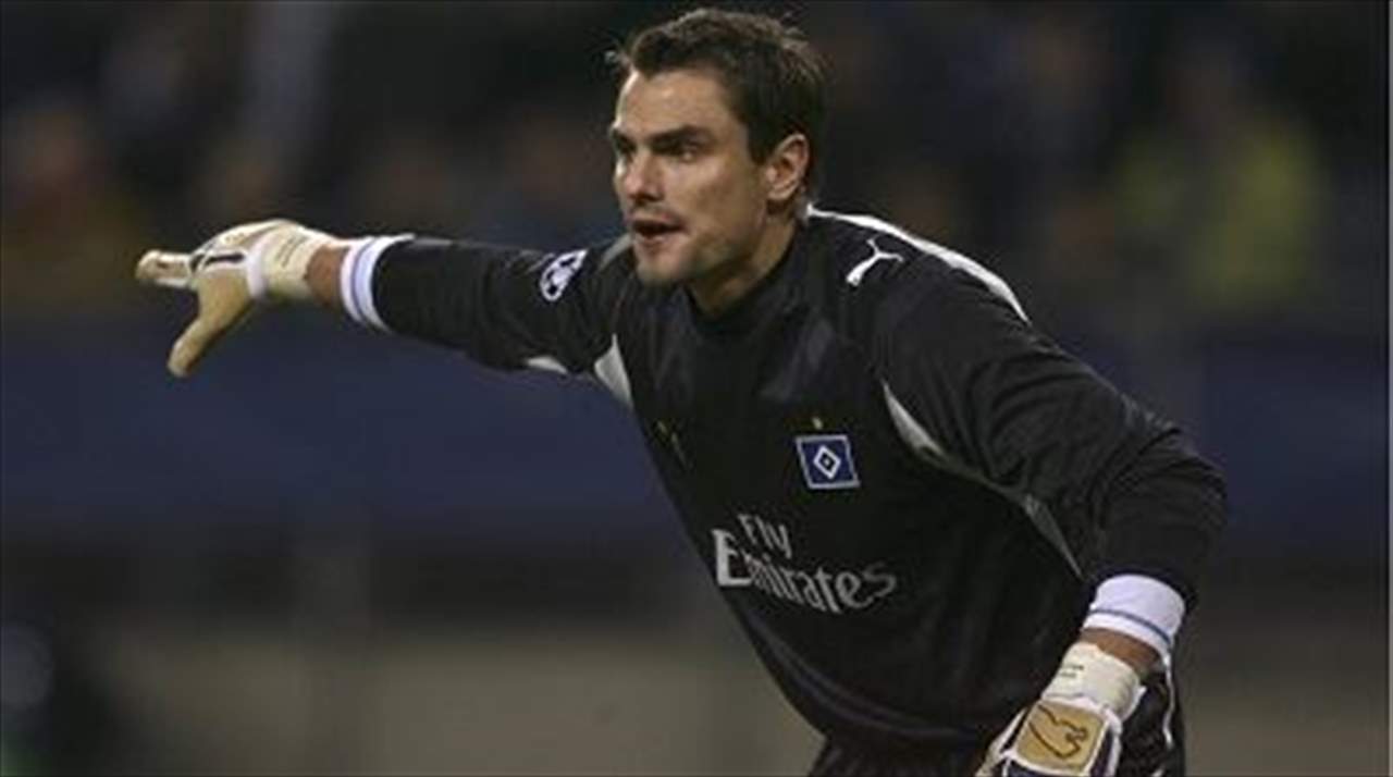 فيديو - أغبى خطأ ممكن .. من حارس خبير