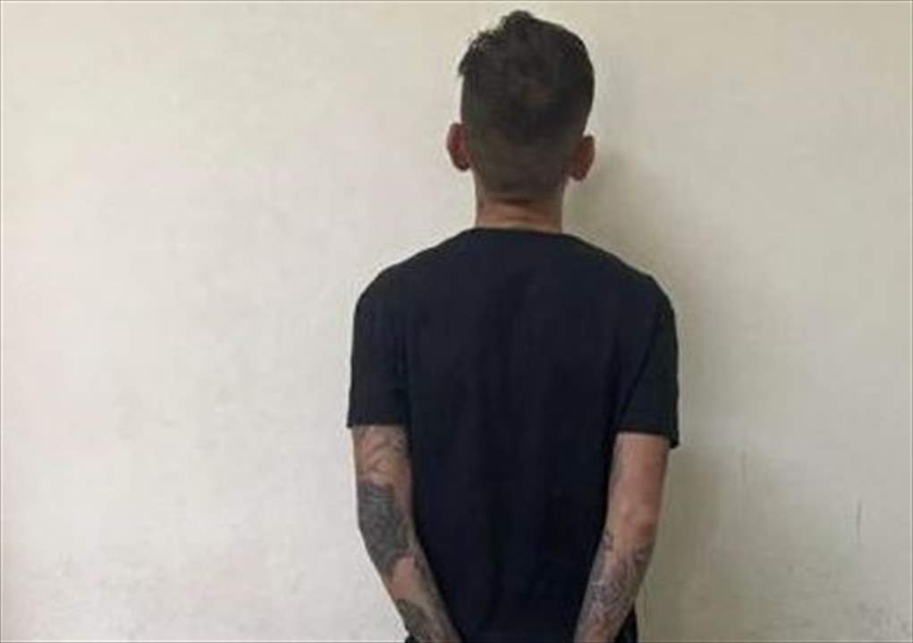 يروج المخدّرات في مناطق عدة ... و"المعلومات" كشفت هويته وأوقفته