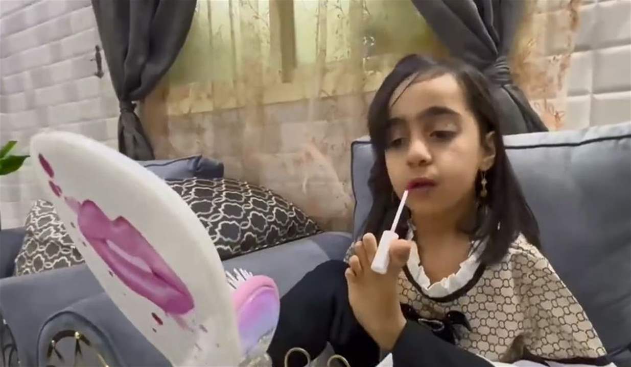 بالفيديو ـ طفلة سعودية بلا يدين تتغلب على حالتها وتمارس حياتها بشكل طبيعي !