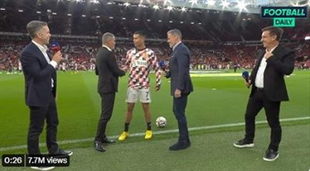 بالفيديو - شاهدوا كيف تعمّد رونالدو تجاهل نجم ليفربول السابق علناً