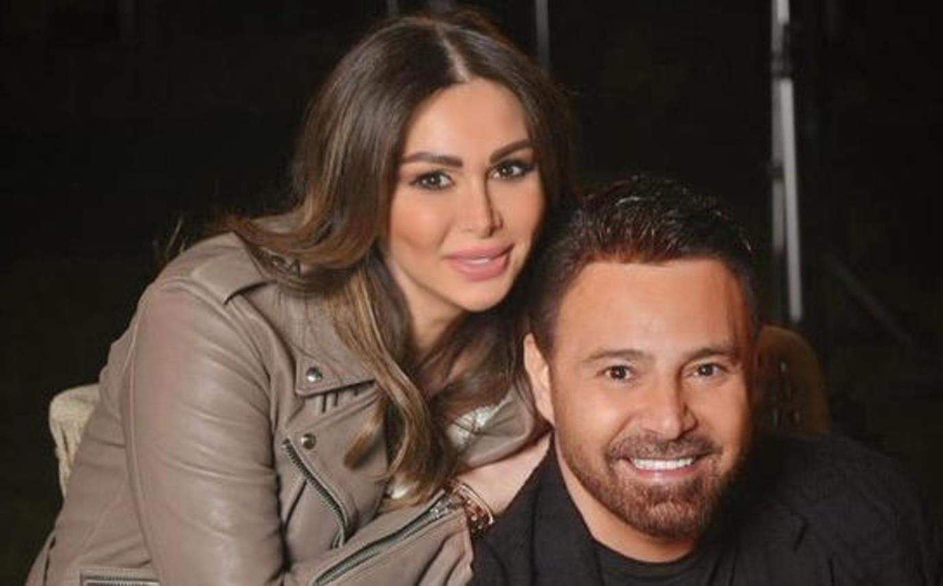 عاصي الحلاني يحتفل بعيد ميلاد زوجته.. لقطة رومانسية جمعتهما