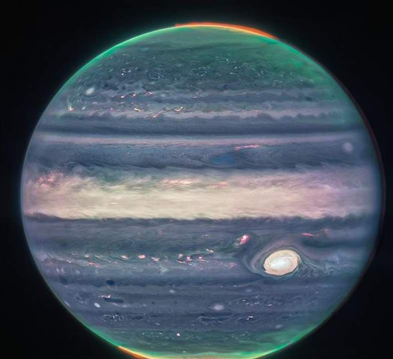 تلسكوب جيمس ويب يلتقط صوراً غير مسبوقة لكوكب المشتري