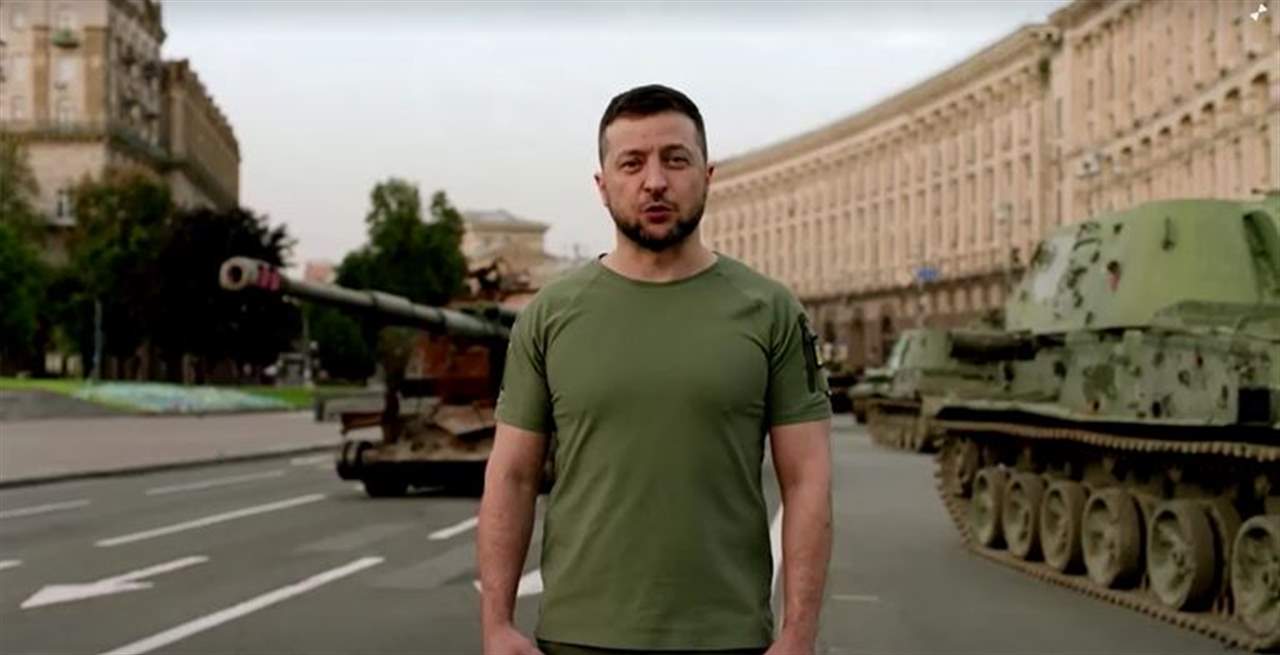 احتفال "صامت" باستقلال أوكرانيا .. وزيلينسكي: سنقاتل من دون تنازل 