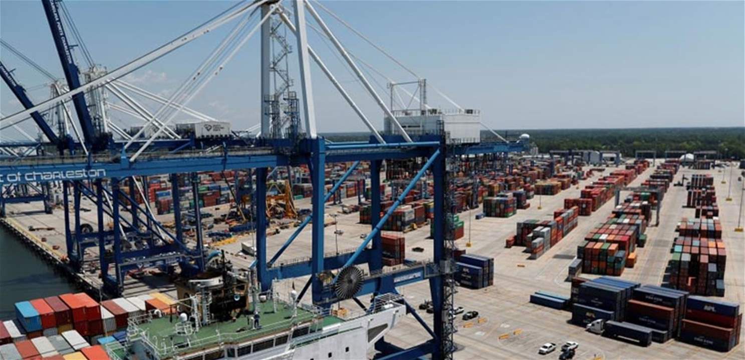 وصول باخرة محملة بـ 23 شاحنة مواد غذائية الى مرفأ طرابلس هبة من تركيا الى الاجهزة الامنية 