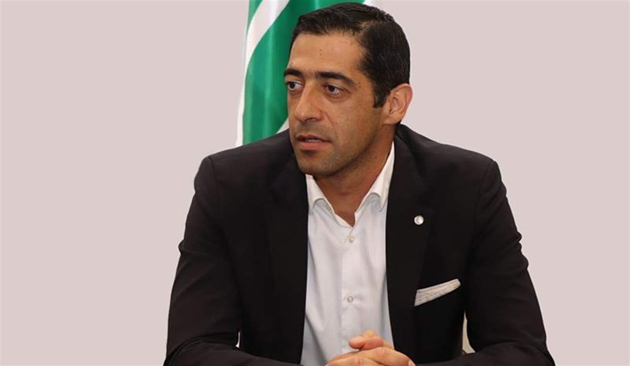 حنكش طلب من الجيش ارسال مروحيات لإخماد الحرائق في عين سعادة في حال استمرارها