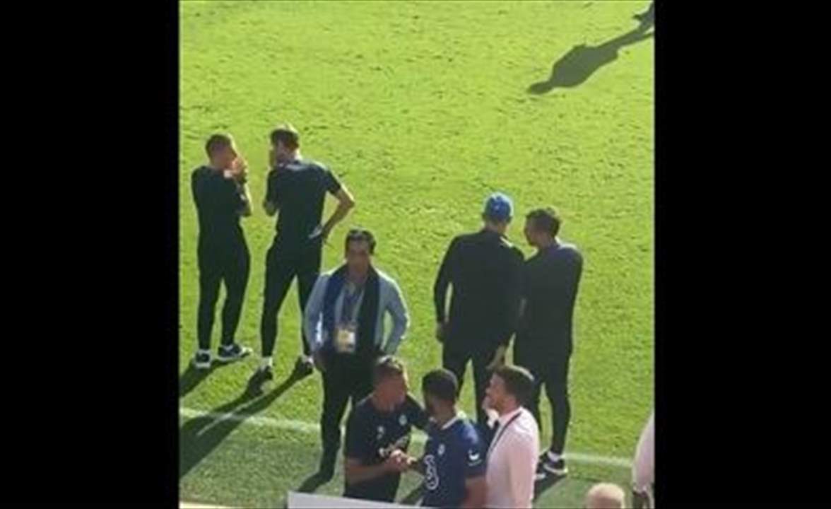 بالفيديو - من منع توماس توخيل من النزول الى الملعب؟