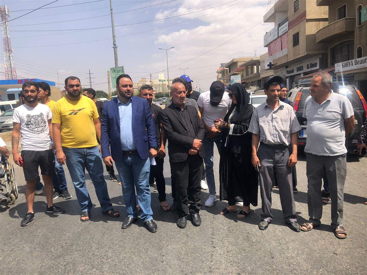 إعتصام لأهالي الموقوفين في السجون عند مدخل بريتال: "أنقذوا السجناء قبل فوات الأوان"