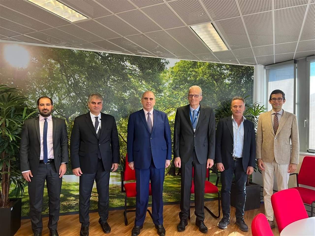 اجتماعات لمدير عام الزراعة في بروكسل مع المسؤولين في الاتحاد الاوروبي وفتح السوق الأوروبي المشترك أمام اللوزيات والحمضيات