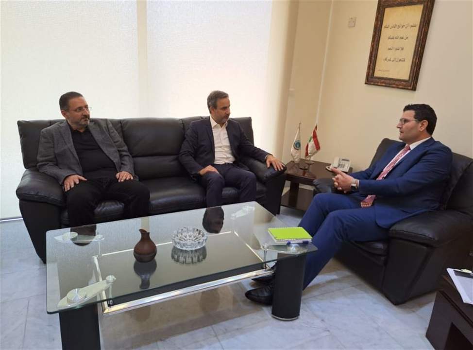 وزير الزراعة يستقبل معوض و ويقبل هبة لتحديث واعادة تشغيل مختبرات كفرشيما 